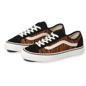 VANS | Animal Stripes Style 36 Decon SF Sneakers
